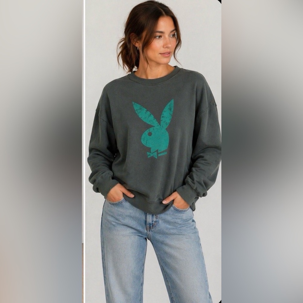 Play boy crew neck. Size xl brand new with tags